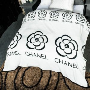 シャネル 毛布 ブランケット 大判 ブランド CHANEL ひざ掛け エアコン毛布 多用途 膝掛け 掛け毛 布 ひざかけ 暖かい 150*200cm 送料無料