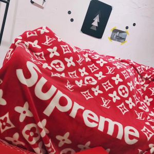 シュプリーム&LVコラボ ブランケット 毛布 柔らか SUPREME ブランド 冬秋 掛け寝具 モノグラム 梨花さん愛用 ひざかけ ブランケット オフィス用