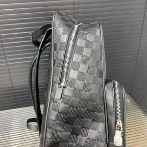 Louisvuitton バックパック　メンズ クラシックで多用途 A28472