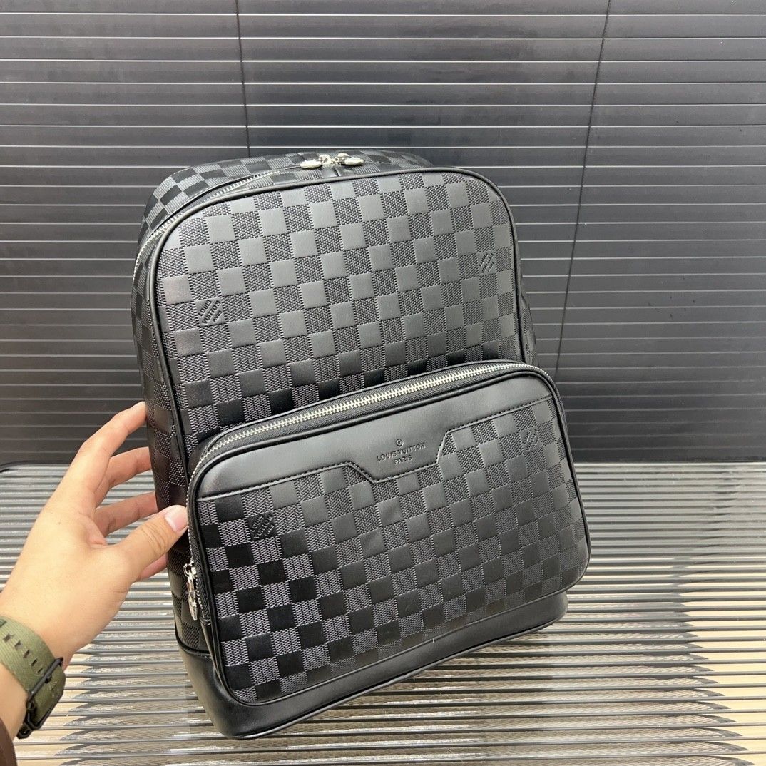 Louisvuitton バックパック　メンズ クラシックで多用途 A28472