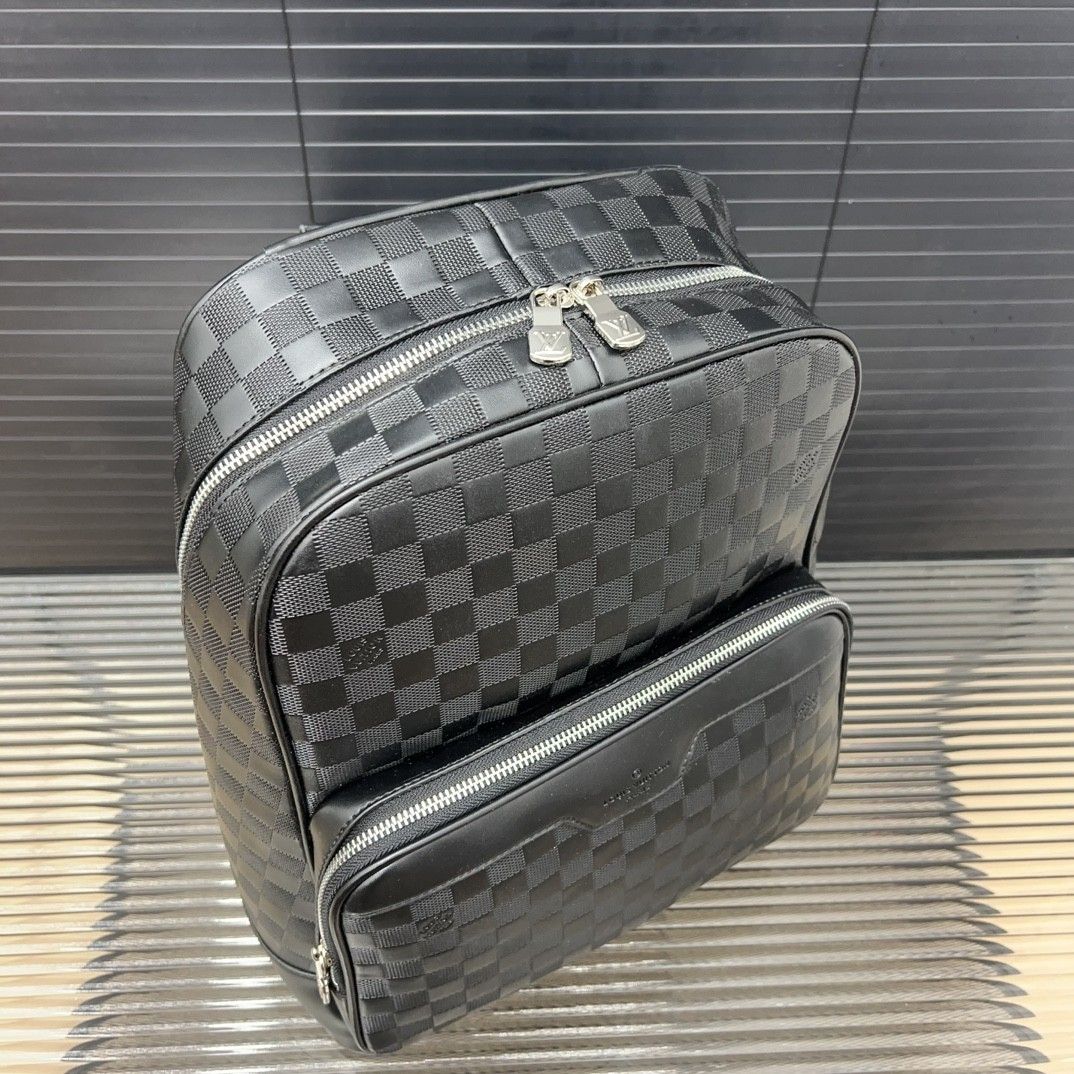 Louisvuitton バックパック　メンズ クラシックで多用途 A28472