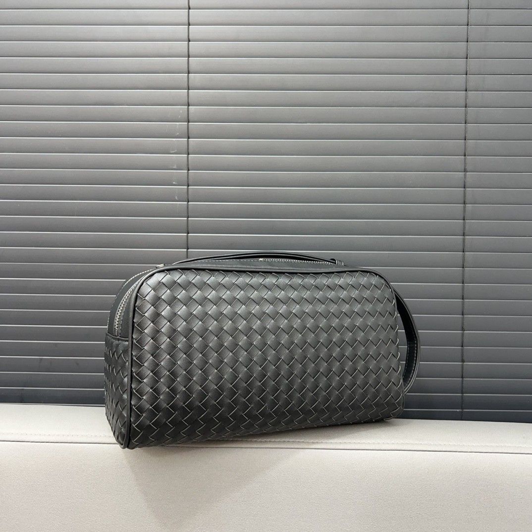 Bottega Veneta クラッチバッグ 化粧ポーチ おしゃれ ファション A26943