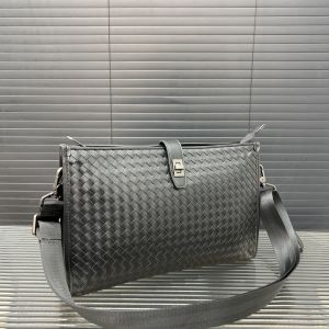 Bottega Veneta ショルダーバッグ メンズ ファション A28648