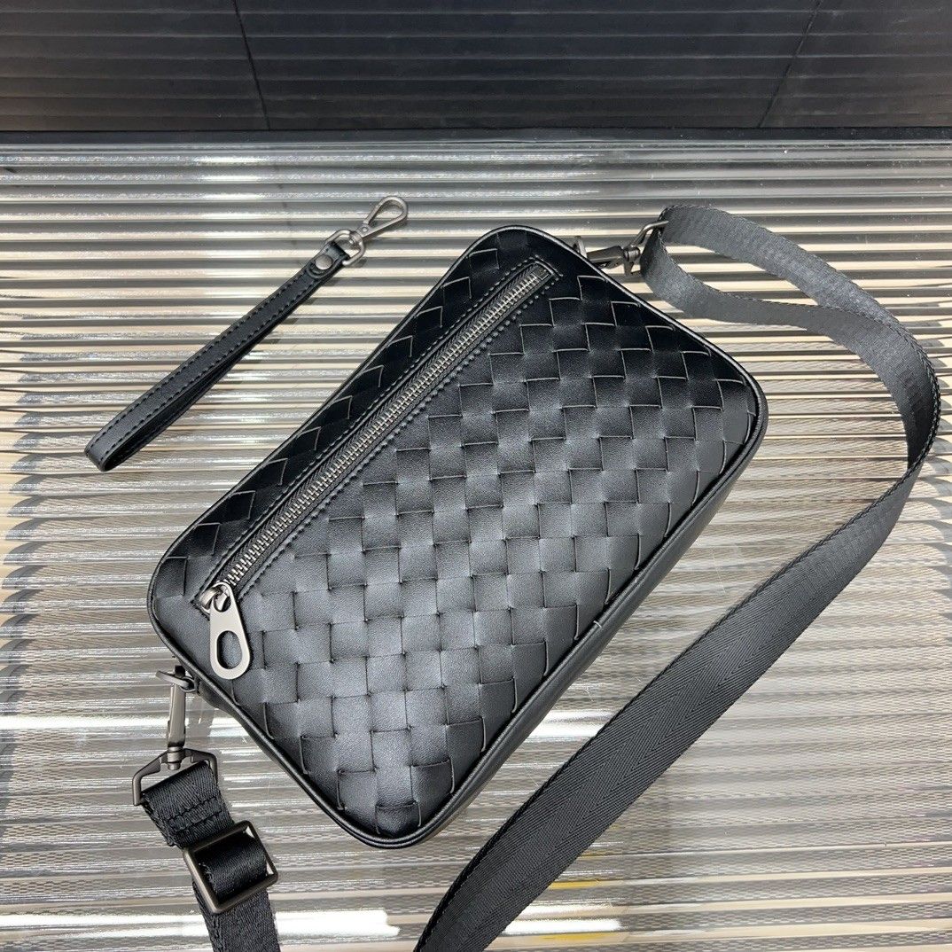 Bottega Veneta ショルダーバッグ カメラバッグ A28647