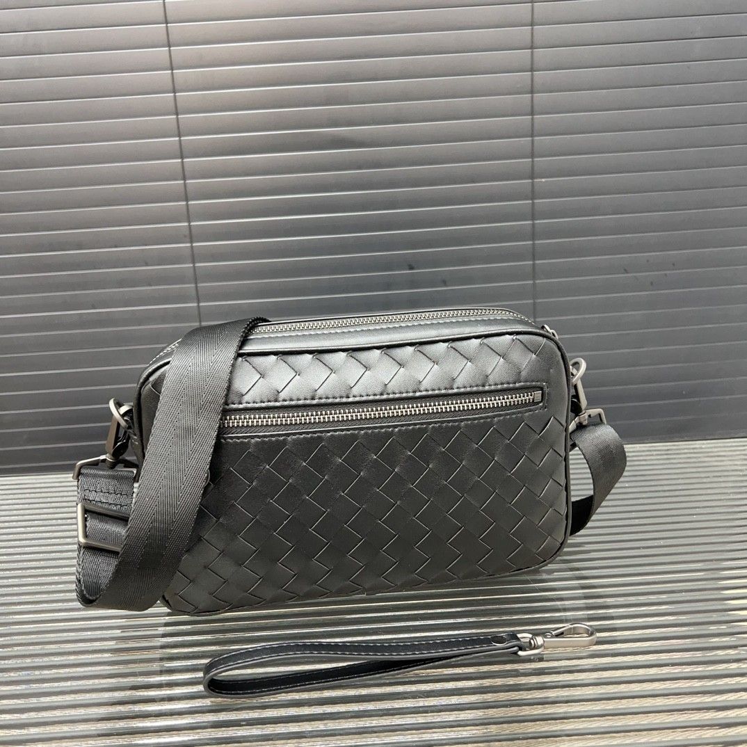 Bottega Veneta ショルダーバッグ カメラバッグ A28647