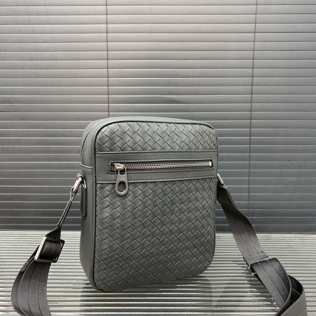 Bottega Veneta ショルダーバッグ 人気 おしゃれ A28649