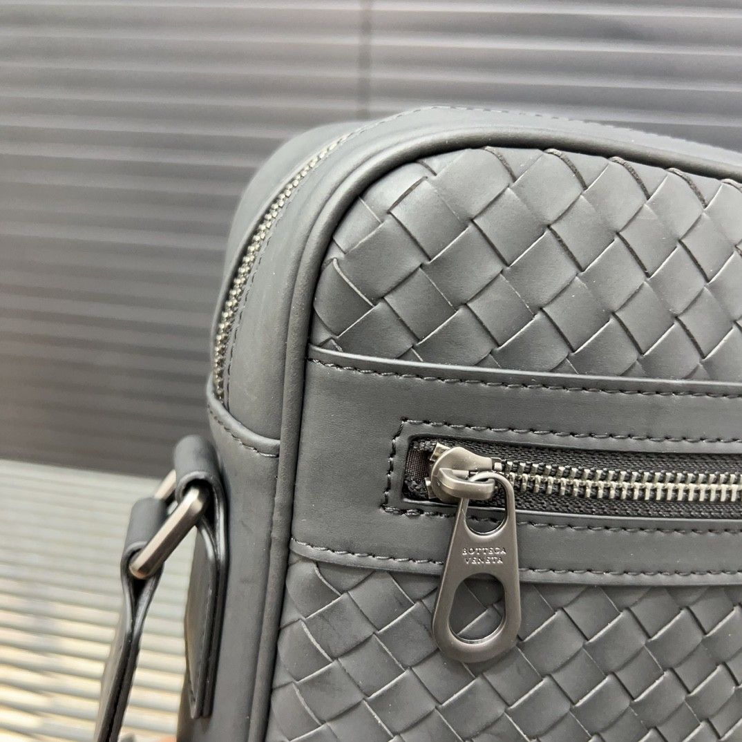 Bottega Veneta ショルダーバッグ 人気 おしゃれ A28649