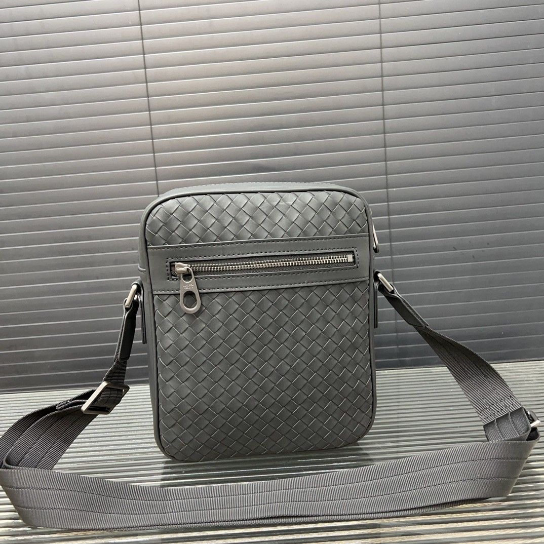 Bottega Veneta ショルダーバッグ 人気 おしゃれ A28649