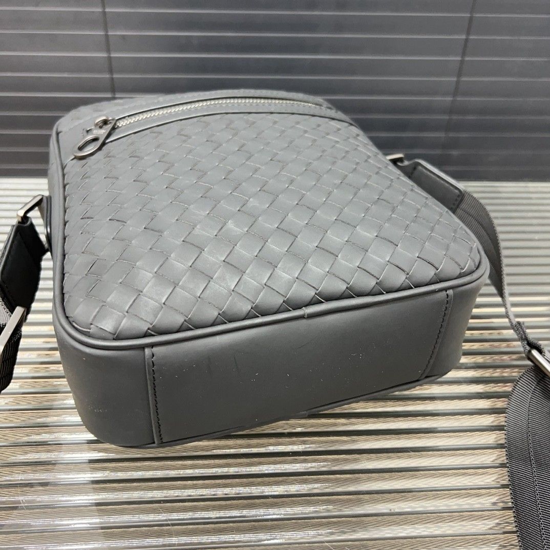 Bottega Veneta ショルダーバッグ 人気 おしゃれ A28649