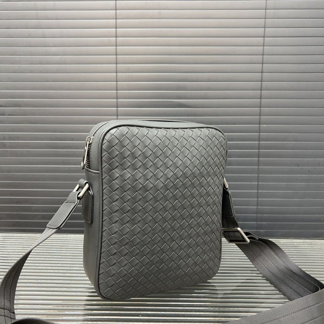 Bottega Veneta ショルダーバッグ 人気 おしゃれ A28649