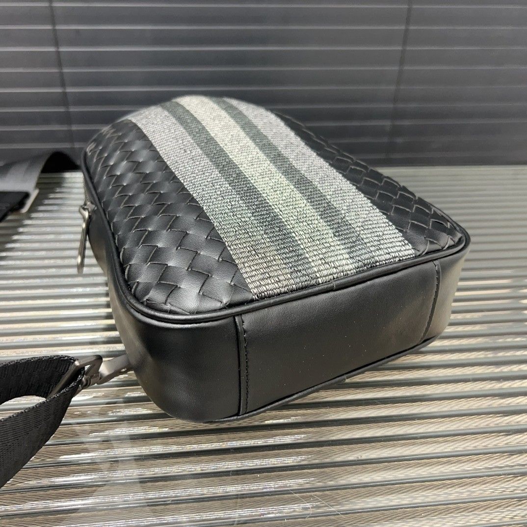 Bottega Veneta クロスボディバッグ 人気 メンズ向け A28727