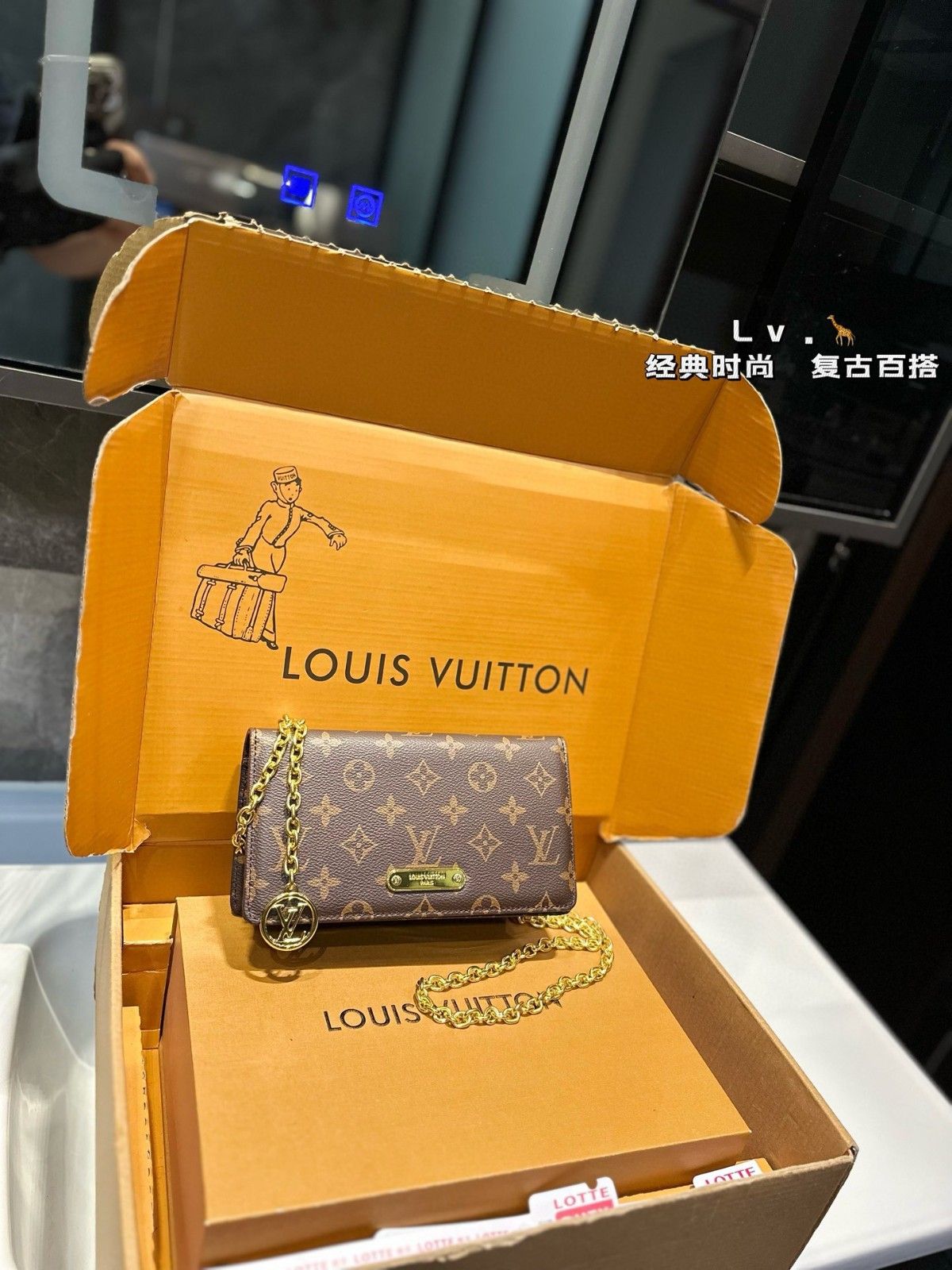 ルイヴィトン Lv Wallet On Chain Lily チェーンバッグ 可愛い A29423