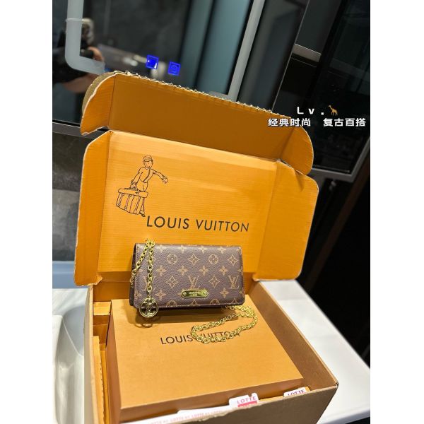 ルイヴィトン Lv Wallet On Chain Lily チェーンバッグ 可愛い A29423