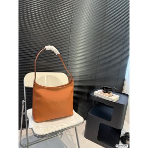 セリーヌ CELINE HELOiSEトートバッグ 人気 A29577