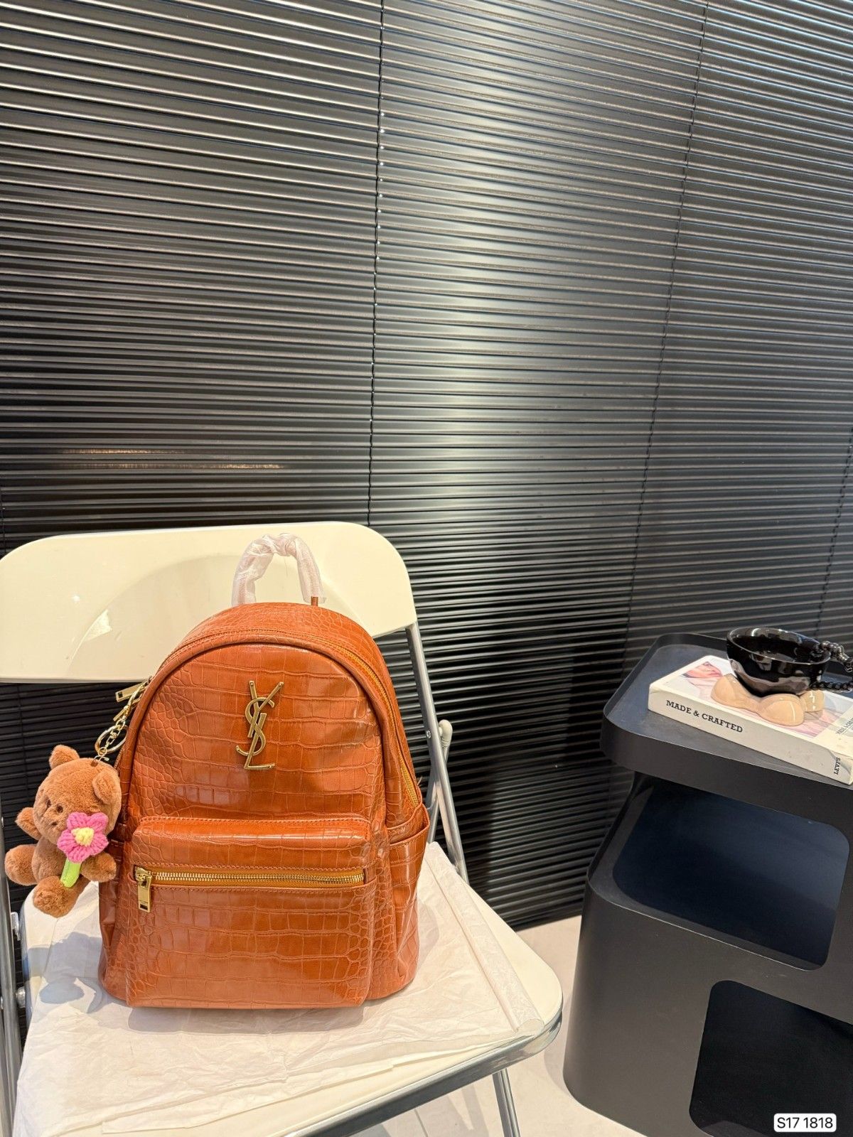 イブサンローラン バックパック 見た目が良い おしゃれ A29653