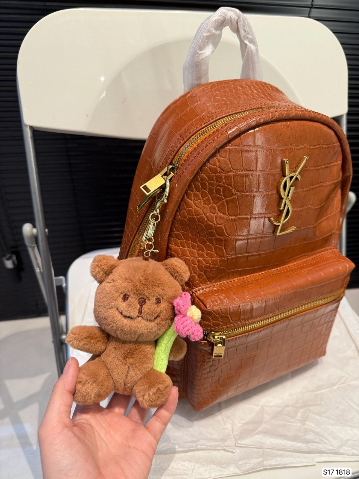 イブサンローラン バックパック 見た目が良い おしゃれ A29653