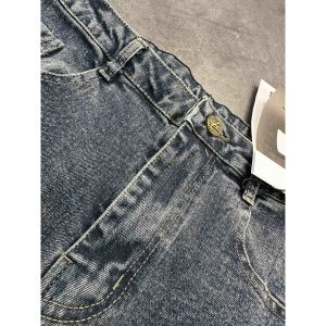 ルイヴィトン デニムパンツ 刺繍ロゴ 個性的 A29701