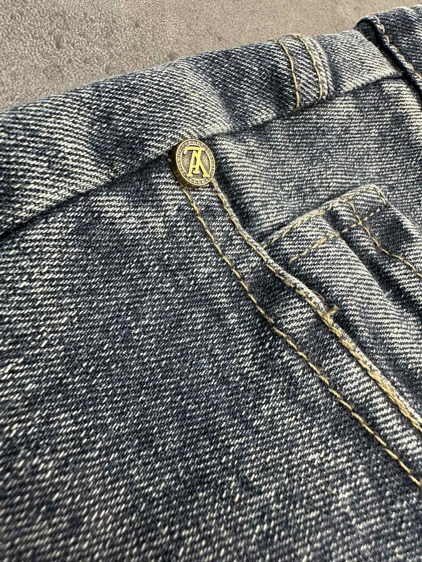ルイヴィトン デニムパンツ 刺繍ロゴ 個性的 A29701