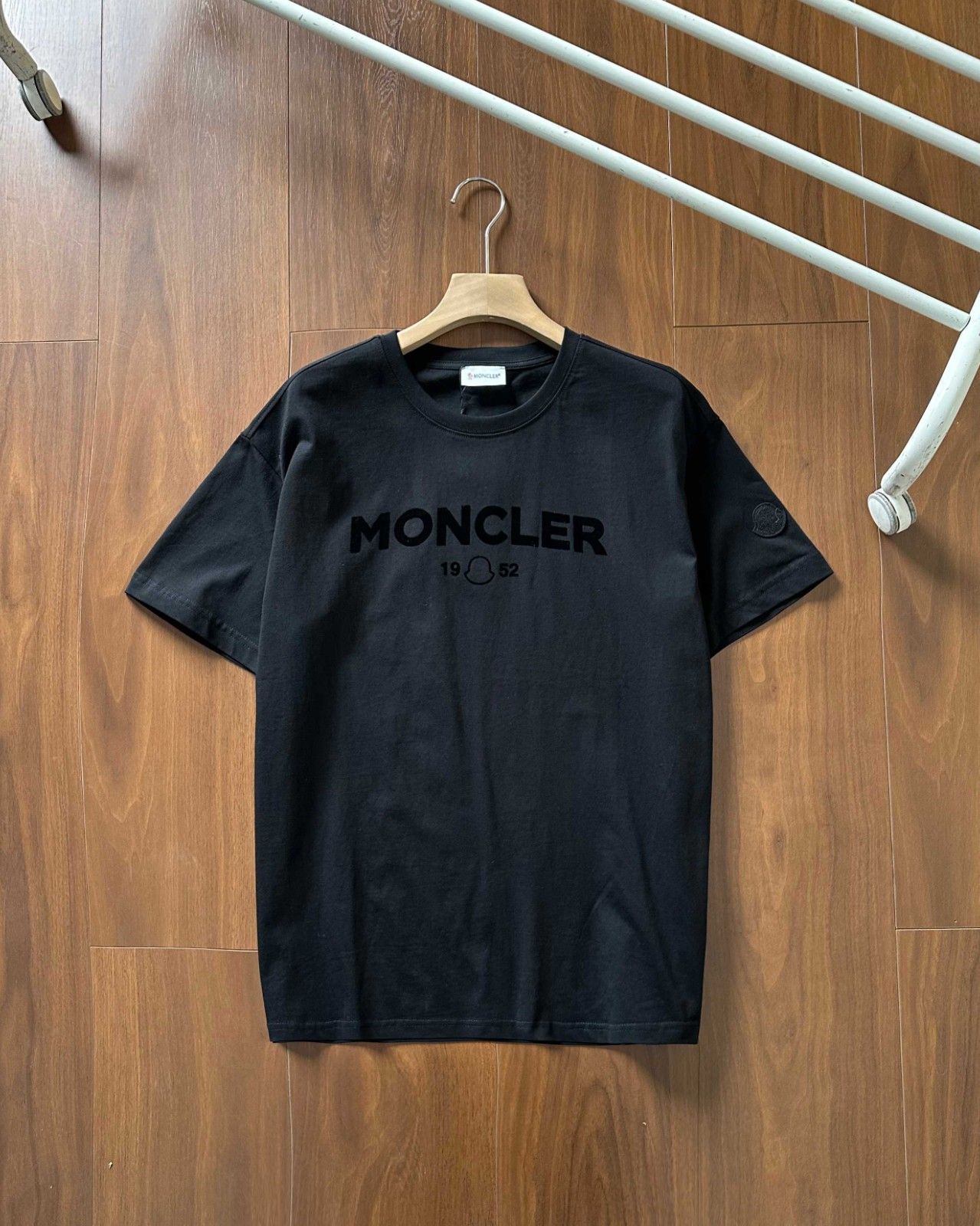 モンクレール Tシャツ メンズ向け コットン 経典的 A29915