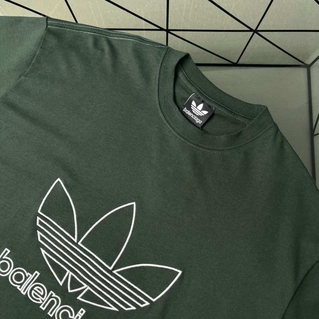 バレンシアガ BLCG × AD 刺繍半袖Tシャツ 男女兼用 A30026