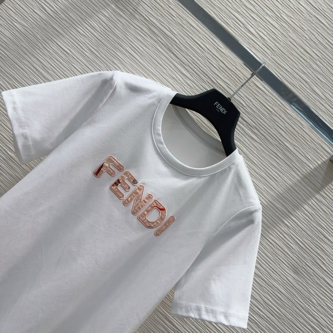 フェンディ セットアップ ｔシャツ＋スカート オシャレ 可愛い A30051