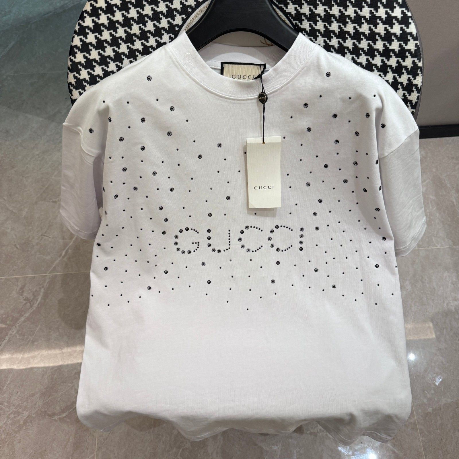 グッチ ダイヤモンド半袖Tシャツ 春夏スノーフレークレターズホット A30123
