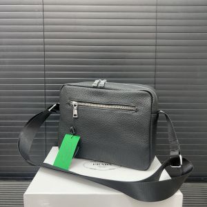 プラダ メッセンジャーバッグ 牛革 ショルダーバッグ メンズ A30163