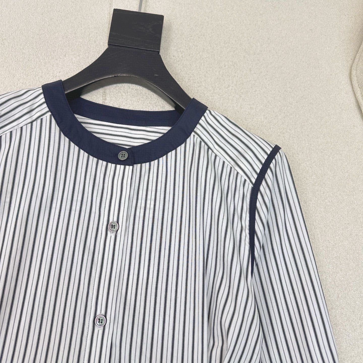 ディオール ストライプシャツ 長袖 蜂の刺繍入り オシャレ A30170