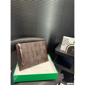 ボッテガ ヴェネタ クラッチバッグ 高級感 A30228