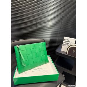 ボッテガ ヴェネタ クラッチバッグ 高級感 A30228