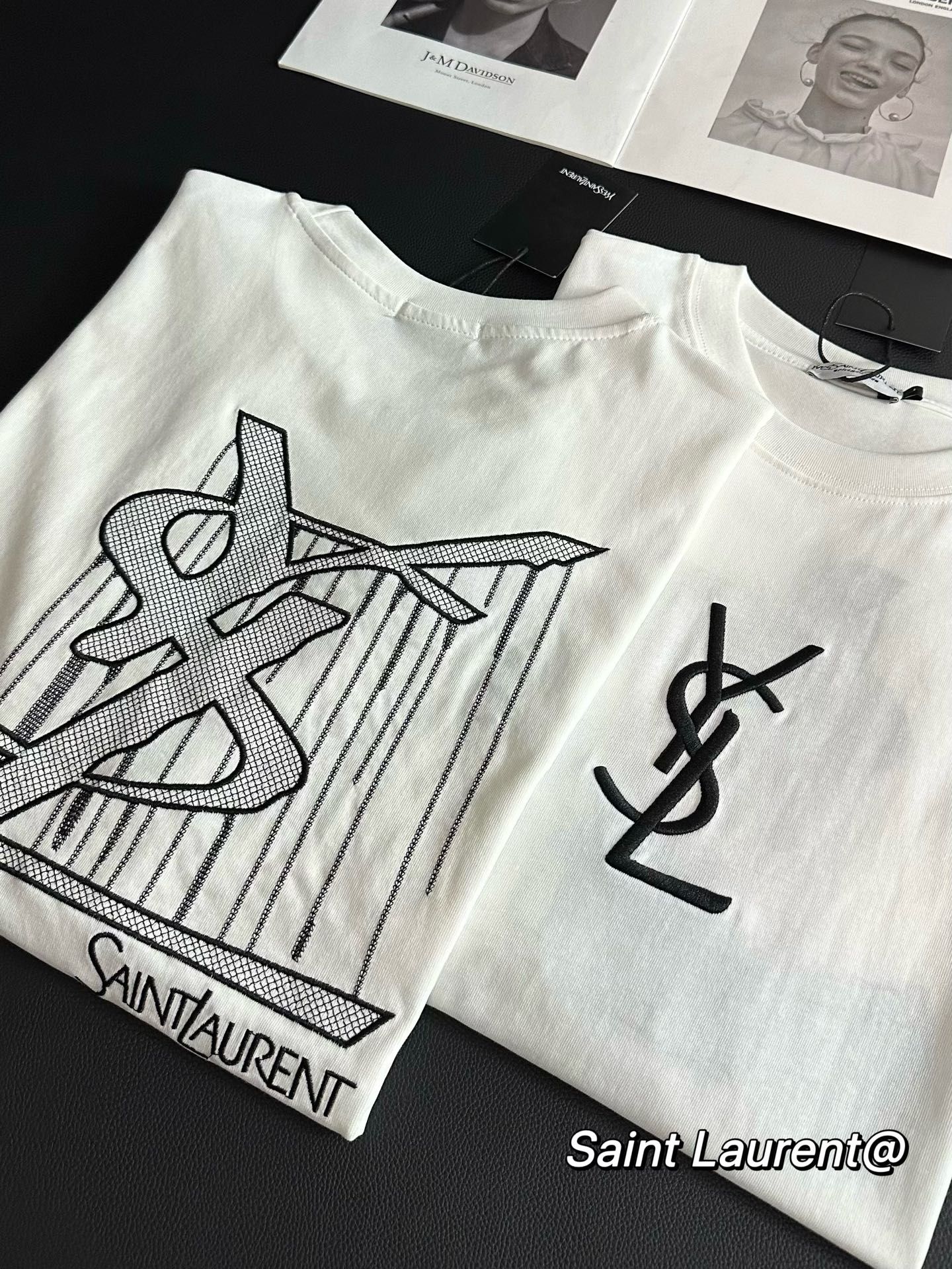 イヴ・サンローラン 半袖Tシャツ 刺繍が施された A30295