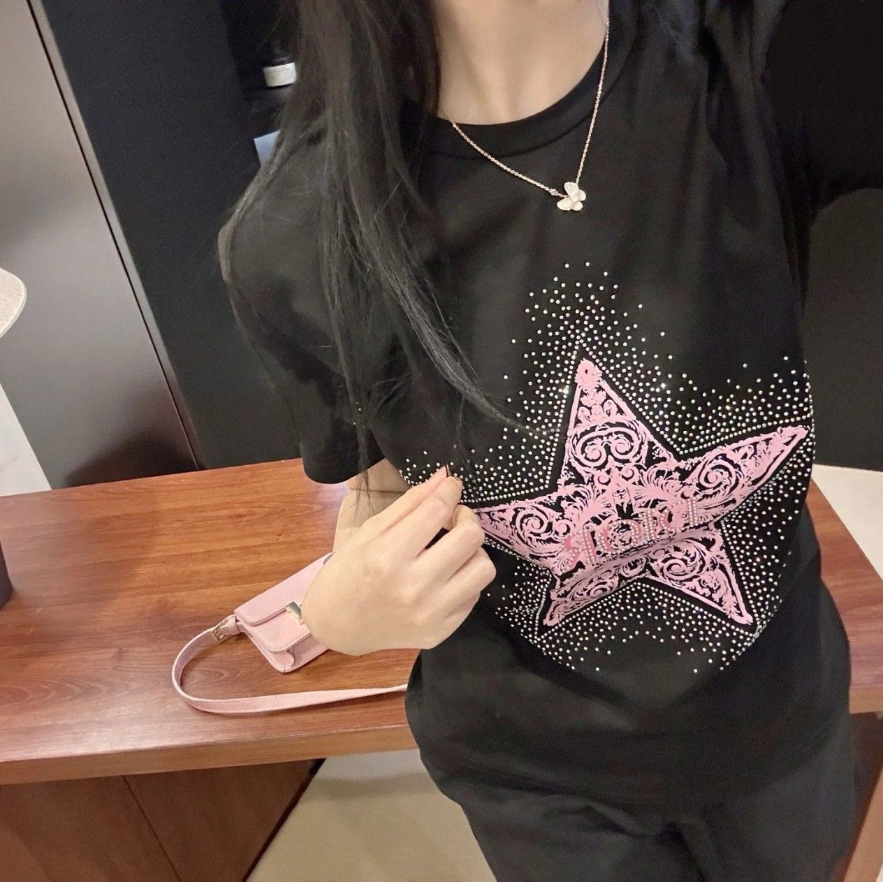 ディオール 半袖Tシャツ 五芒星ホットダイヤモンド オシャレ A30310