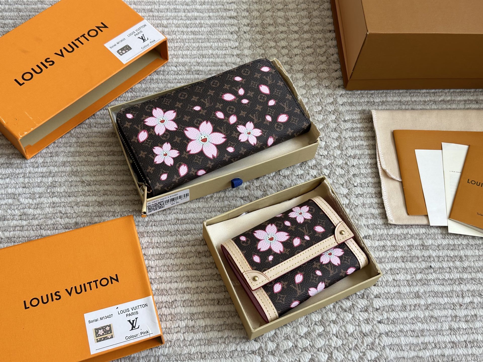 ルイヴィトン ウォレット 財布 レザー 桜 男女向け A30316