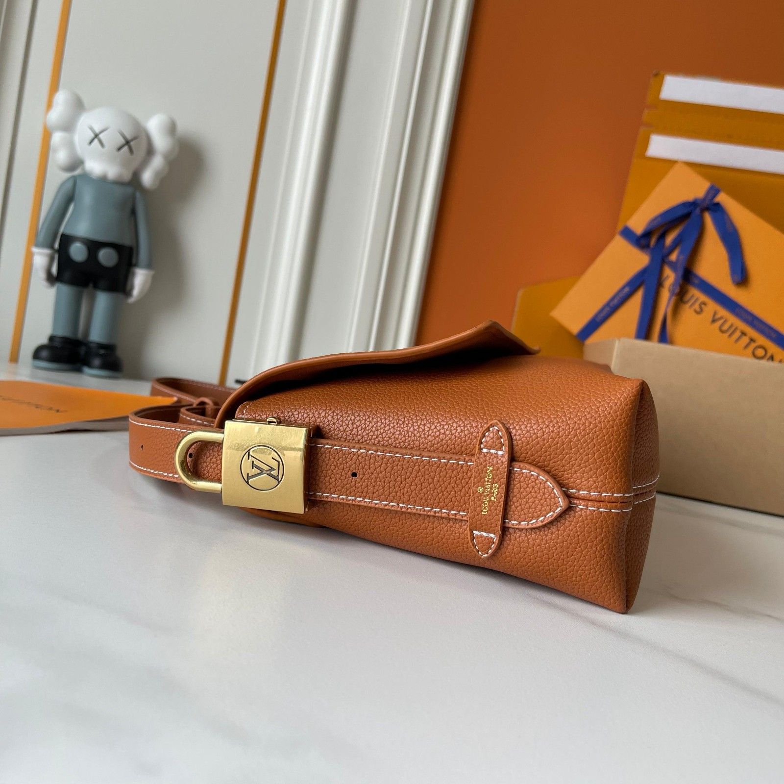 ルイヴィトン Low Key Messenger ショルダーバッグ 高品質 A30326