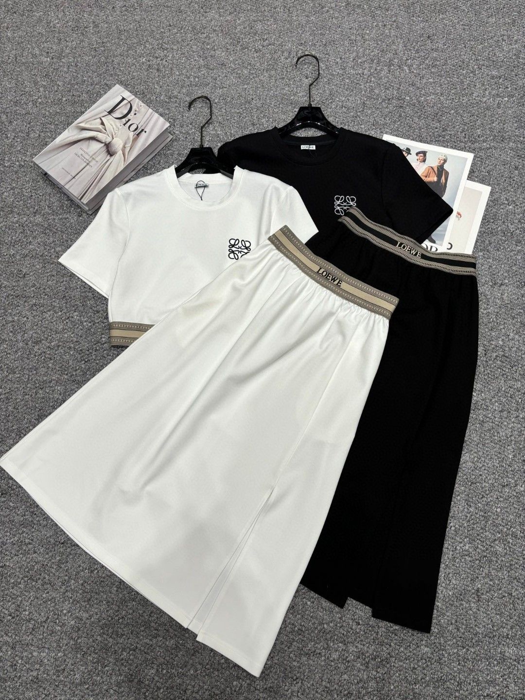 ロエベ Tシャツ+スカートセット ロゴ刺繍 リボンウエストバンド A30324