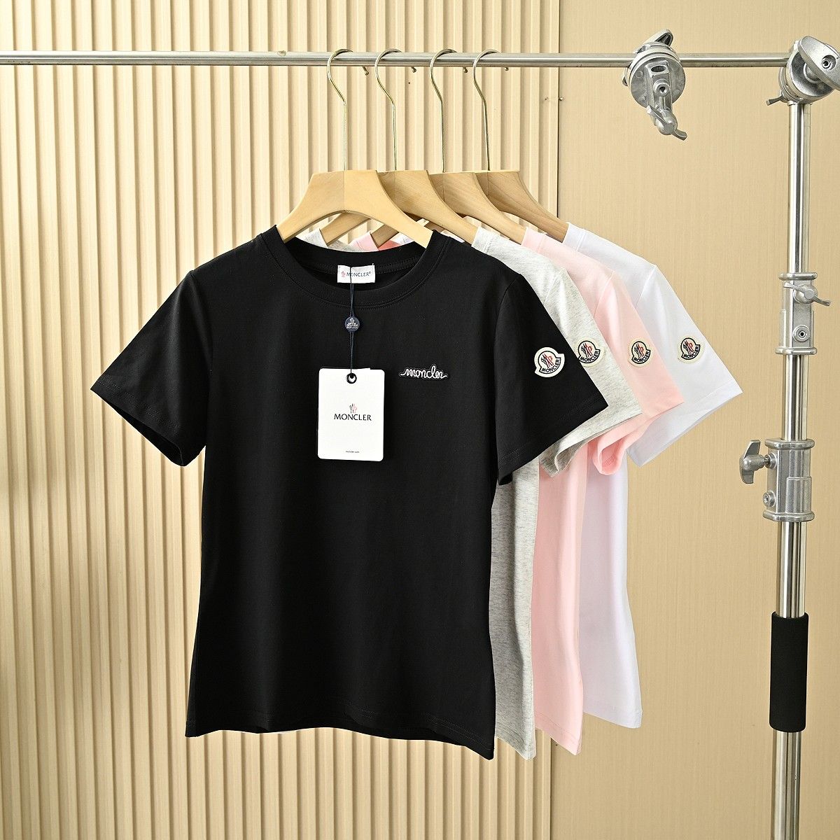 モンクレール Tシャツ半袖 レディース 4色 クラシック コットン A30328