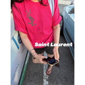 イヴ・サンローラン 半袖Tシャツ ダイヤモンドロゴ入り ローズレッド A30345
