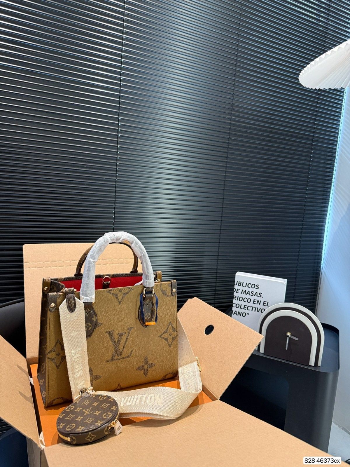 ルイヴィトン LV Onthego トートバッグ クラシック A30353
