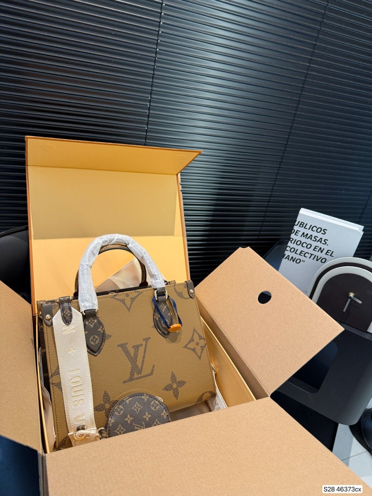 ルイヴィトン LV Onthego トートバッグ クラシック A30353