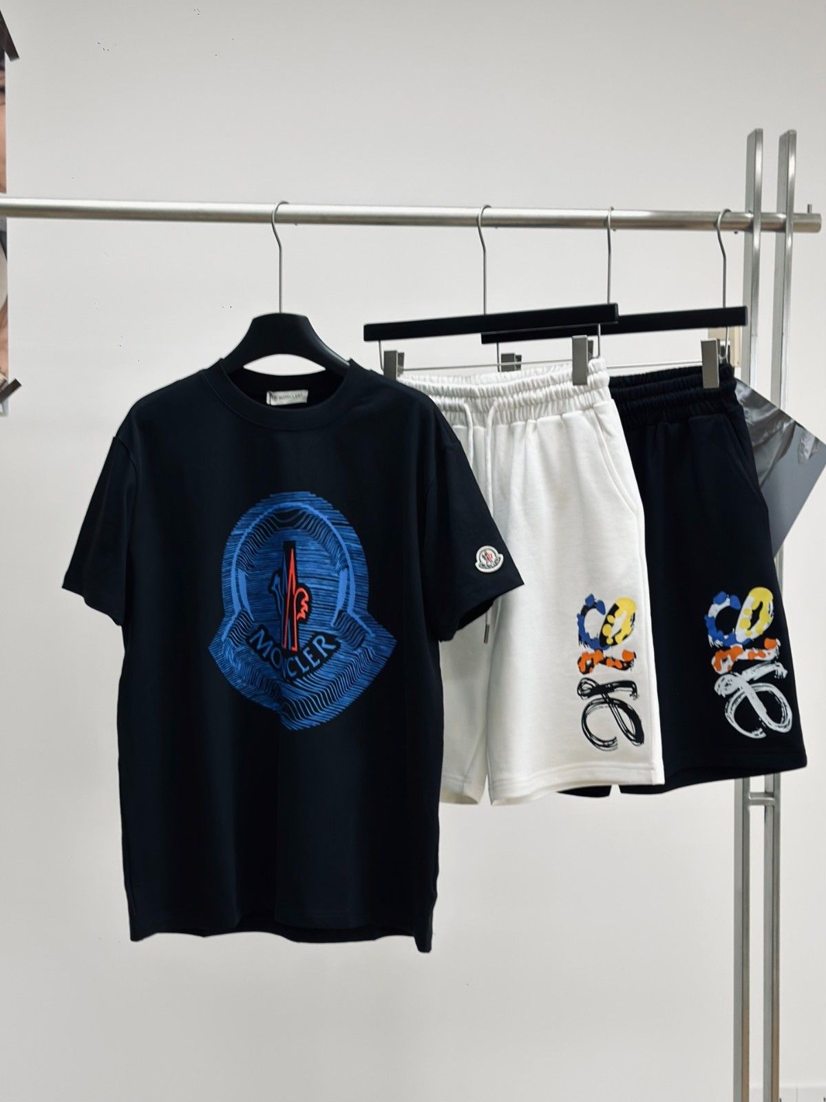 モンクレール ブルー ロゴ Tシャツ 男女兼用 カジュアル A30356