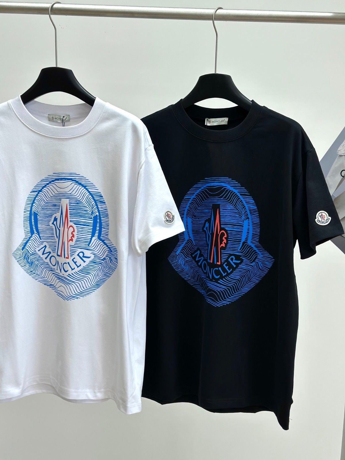 モンクレール ブルー ロゴ Tシャツ 男女兼用 カジュアル A30356