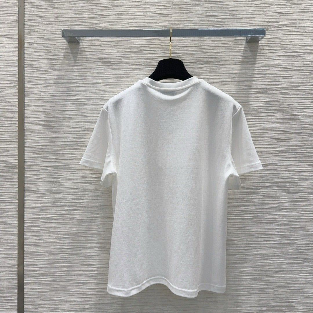 シャネル セットアップ ホワイトの半袖Tシャツ+ロゴメッシュスカート A30373
