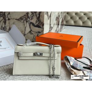エルメス ショルダーバッグ 牛革シルバーバックル A30385