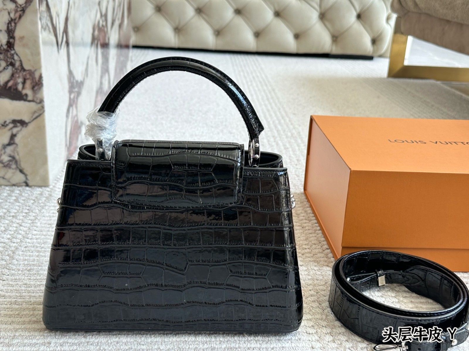 ルイヴィトン  Capucines ハンドバッグ レザー 高品質 多色 A30383