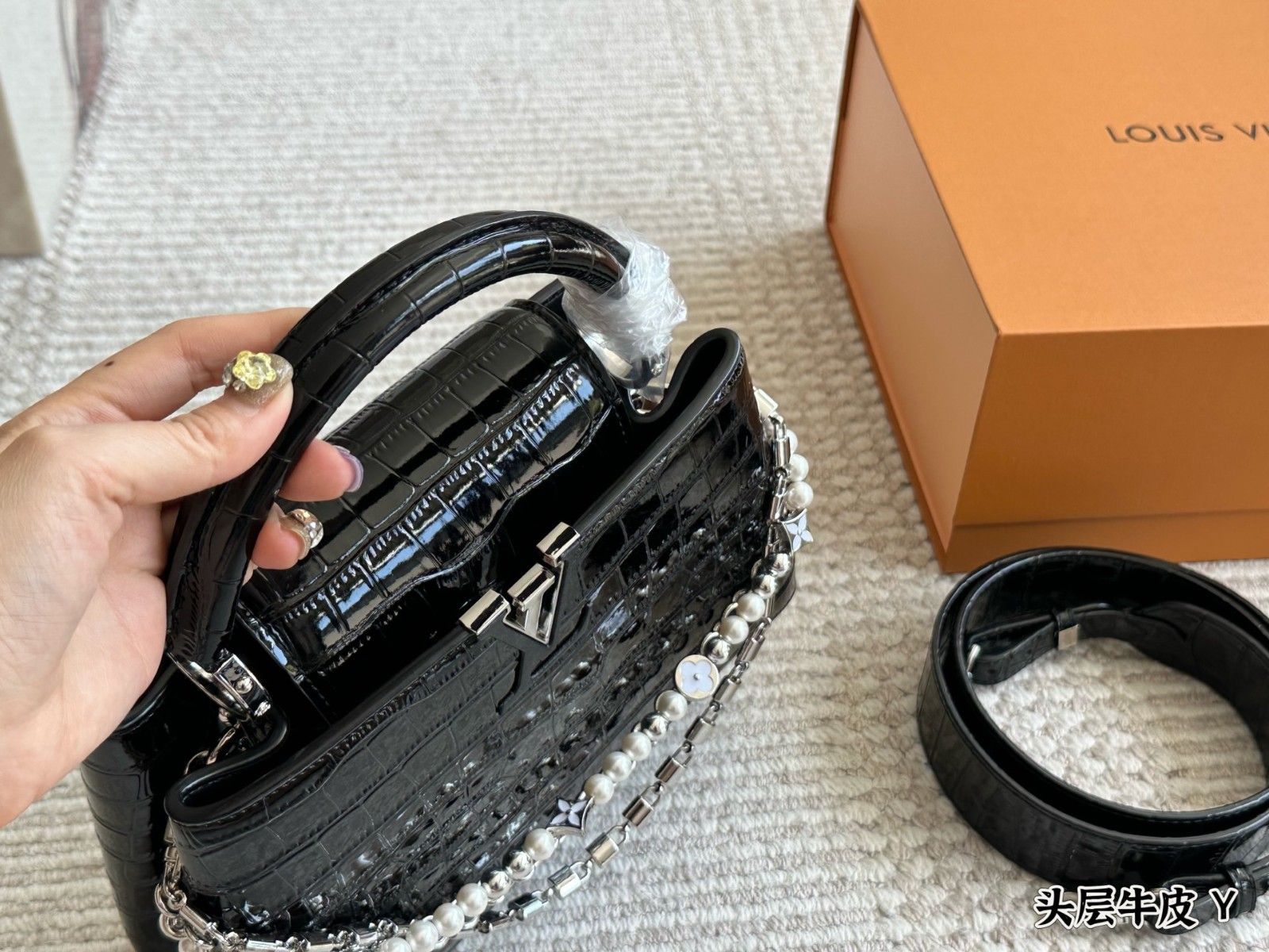 ルイヴィトン  Capucines ハンドバッグ レザー 高品質 多色 A30383