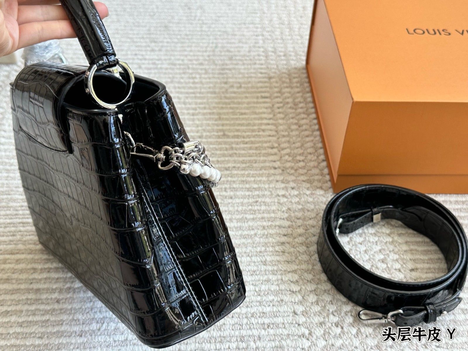 ルイヴィトン  Capucines ハンドバッグ レザー 高品質 多色 A30383