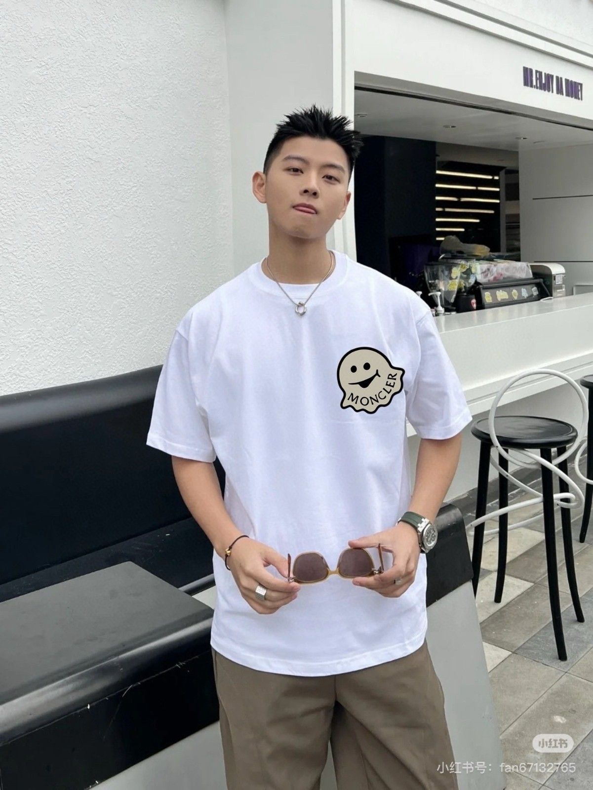 モノグラム Tシャツ リトルモンスター 男女兼用 A30378
