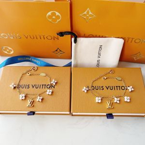 ルイヴィトン ブレスレット フローラルクローバー 可愛い A30393