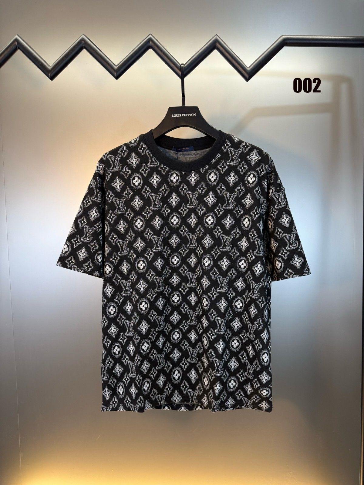 ルイヴィトン 半袖Tシャツ 総柄 ファション A30392