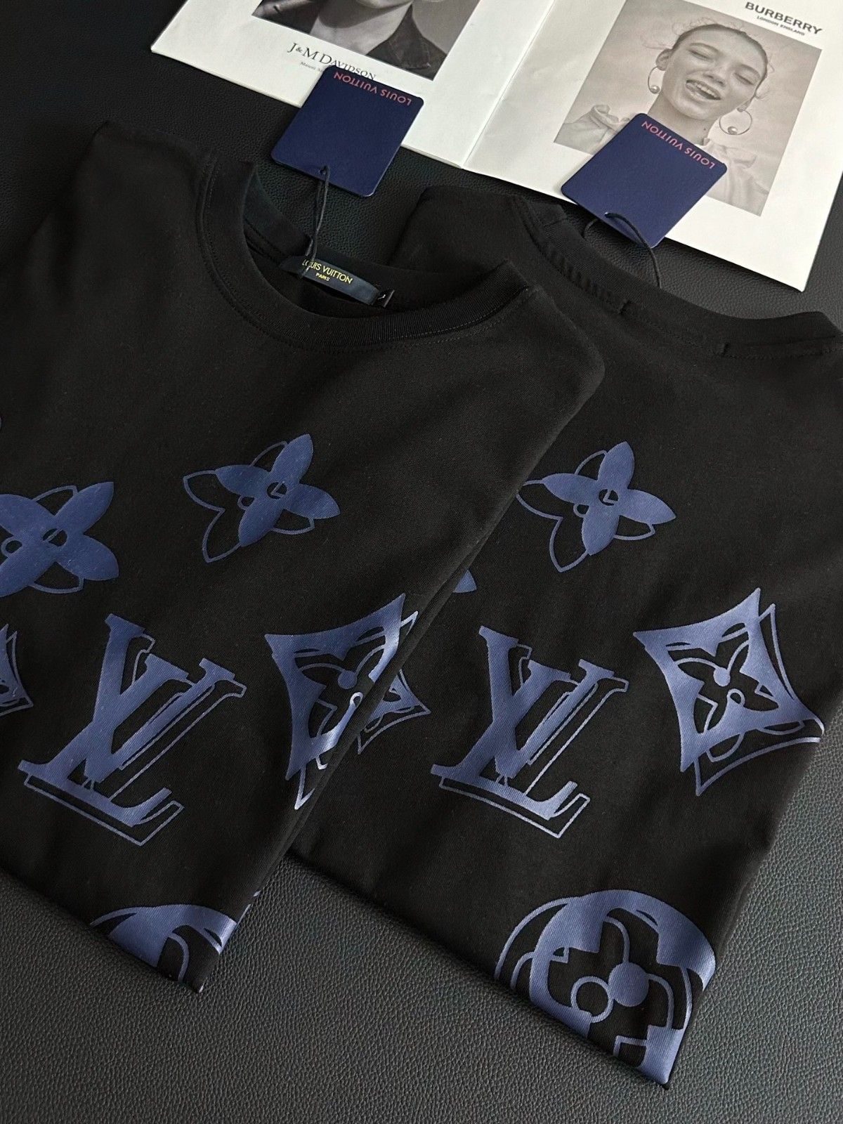 ルイヴィトン 半袖tシャツ ブラック 高級感 A30391